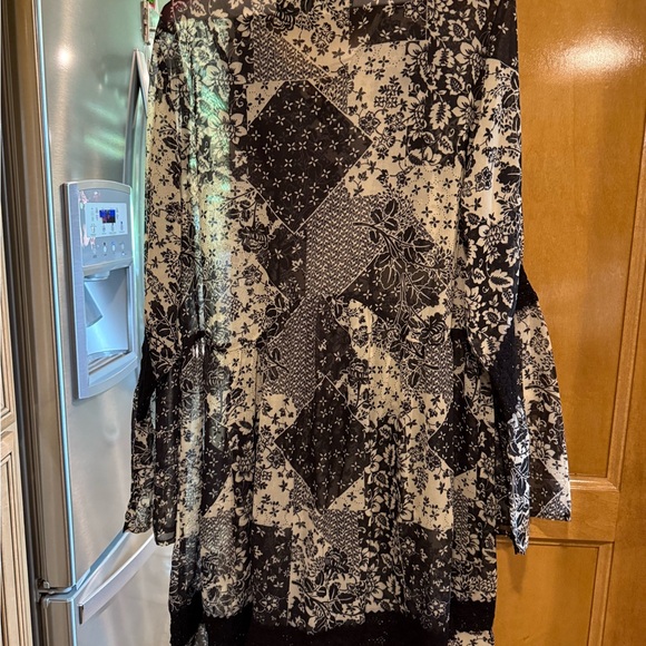 Double D Ranch Black and White Graphic Tie Front Blouse - Picture 2 of 3